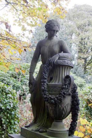 molson monument undercliffe november 2012 sm.jpg